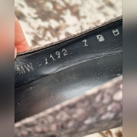 Stuart Weitzman gray silver snake print leather heels flats size 7 - Picture 8 of 11